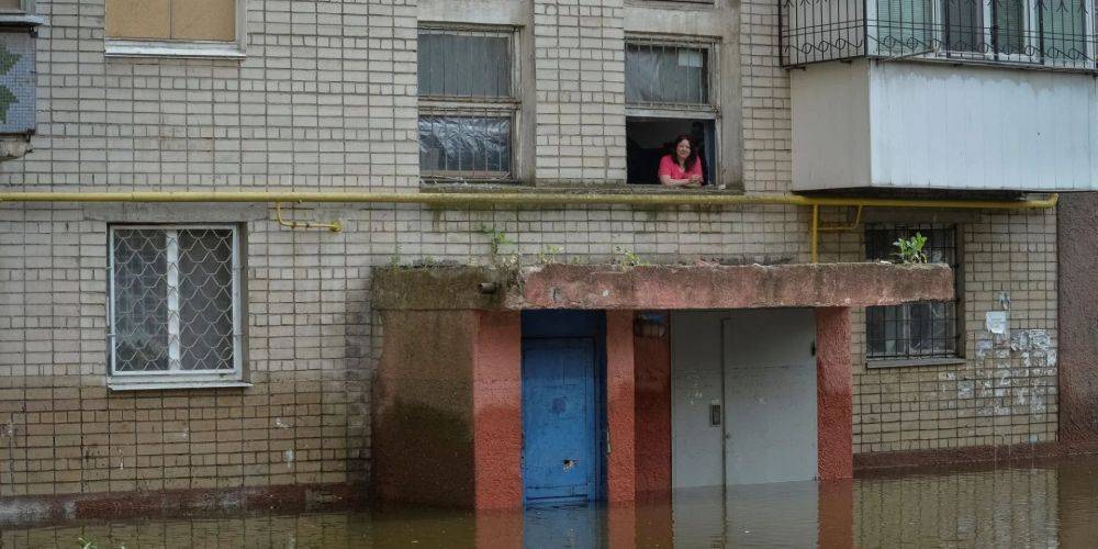 Ситуация в Херсонской области: уровень воды снизился почти до трех метров, всего эвакуировали более 2700 человек