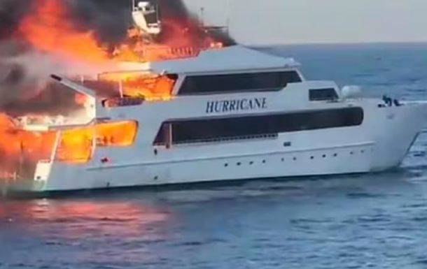 В Египте загорелась яхта с туристами: три человека погибли
