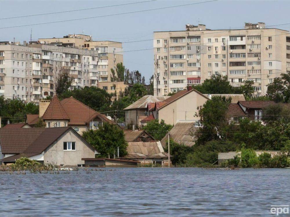В Херсонской области в результате обстрелов ранены три мирных жителя, в областном центре из-за затопления погибли два человека – ОВА