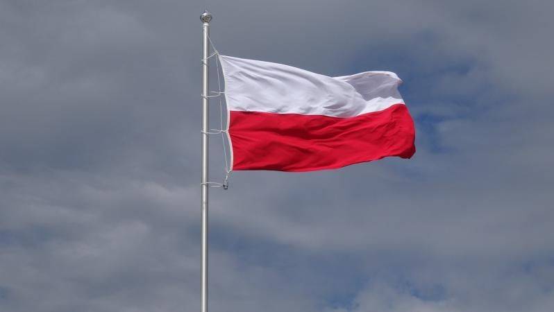Польша продлила период временной защиты для украинцев