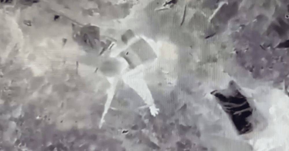 "Оккупанты буквально сгорают": дроны ВСУ за неделю уничтожили 16 танков, 5 САУ, 14 ББМ (видео)