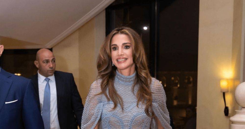 Королева Иордании Рания вышла в свет в роскошном нежно-голубом платье (фото)