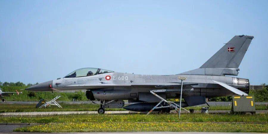 Дания предложит начать обучение украинских пилотов на F-16 в августе — СМИ