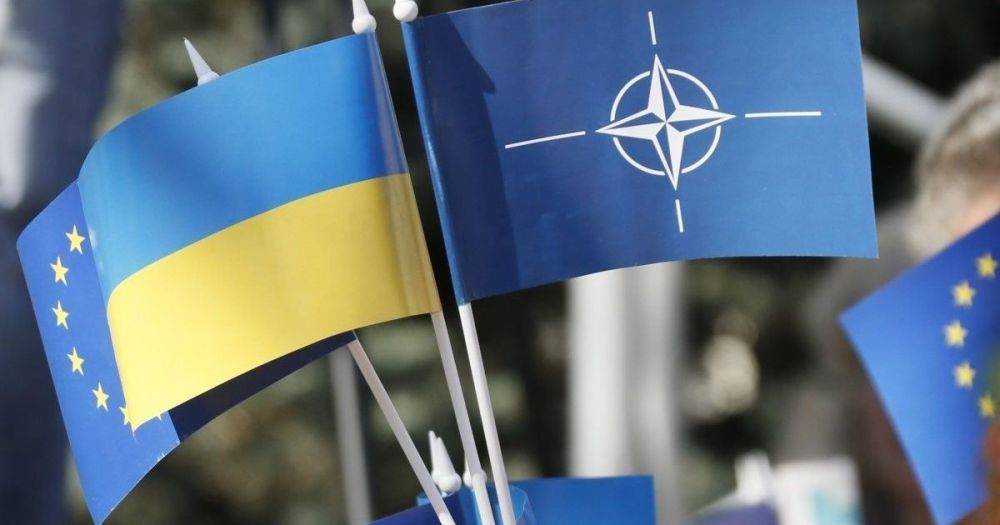 На Байдена давят союзники: NYT сообщает о бурной дискуссии о членстве Украины в НАТО