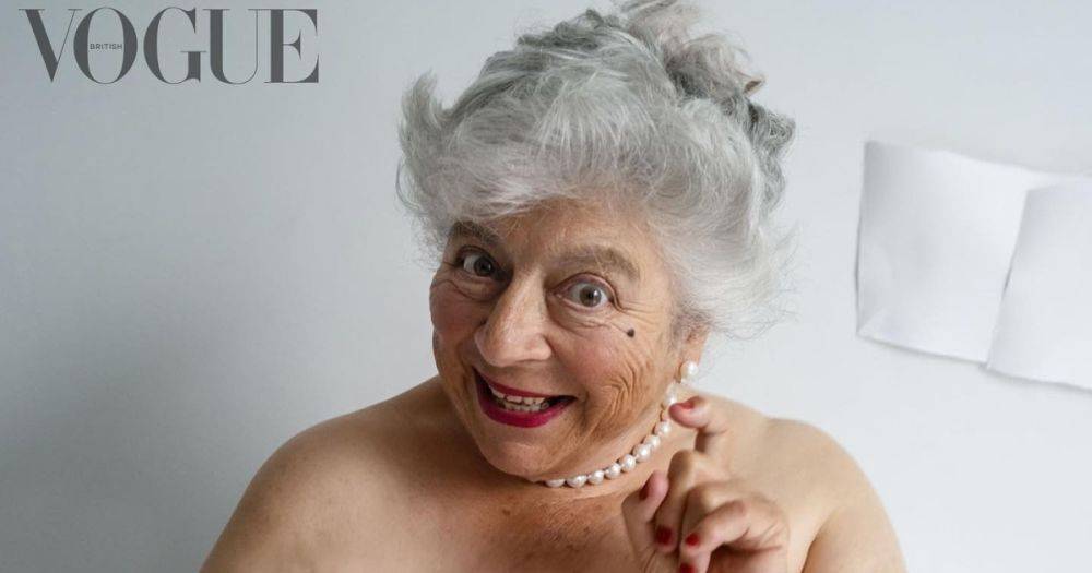 82-летняя звезда "Гарри Поттера" предстала обнаженной на обложке Vogue