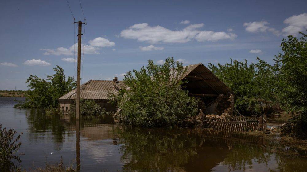 В Херсонской области после наводнения погибли не менее 28 человек
