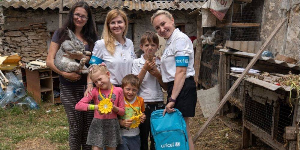 UNICEF запустили мобильные группы, которые помогают пострадавшим в результате разрушения Каховской ГЭС