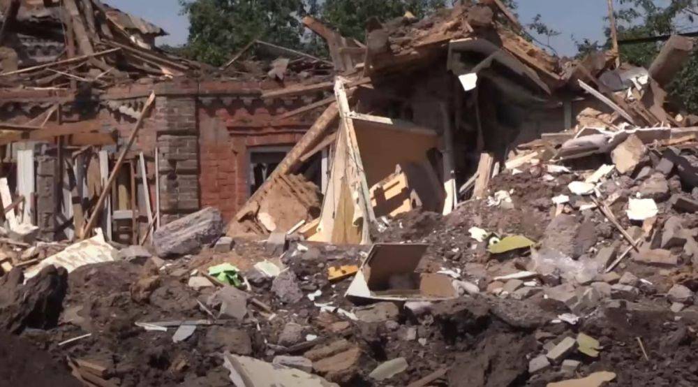 "Меня двери спасли": пострадавший пенсионер рассказал, как чудом выбрался из разрушенного дома, видео