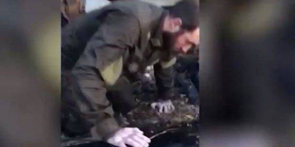 Бойцы ССО спасли пятерых оккупантов, которые тонули после подрыва россиянами ГЭС, и взяли их в плен — видео