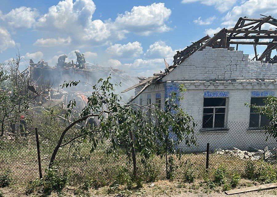Ракетная атака 16 июня – под Киевом попадание в жилые дома, есть раненые – фото