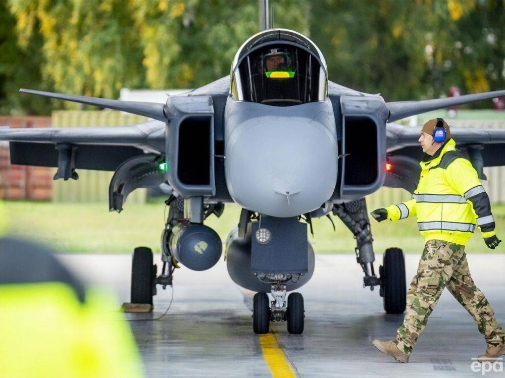 Швеция объявила о новом пакете военной помощи Украине. Он включает обучение на истребителях Gripen