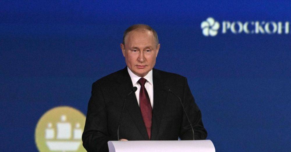 "Разбой": Путин не может понять, из-за чего Запад заморозил активы РФ (видео)