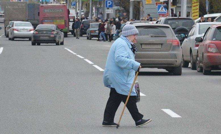 Вышел на улицу и получил штраф на 850 гривен: в Украине будут наказывать пешеходов по-новому