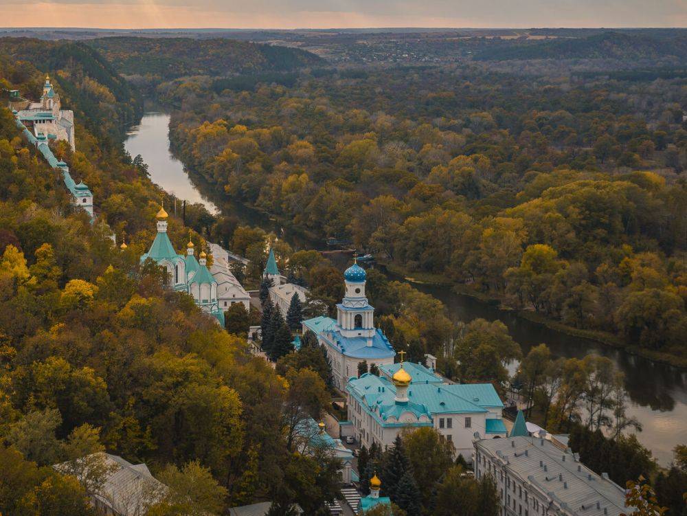 Святогорская лавра юридически еще не перешла Православной церкви Украины, процесс длительный – Кириленко
