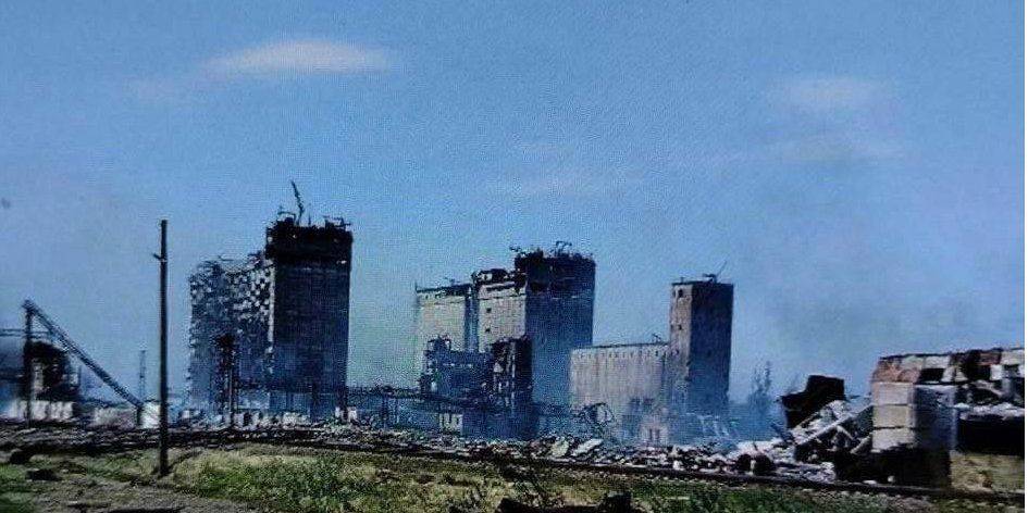 Мощное попадание. Появились фото уничтоженного склада боеприпасов россиян в Херсонской области