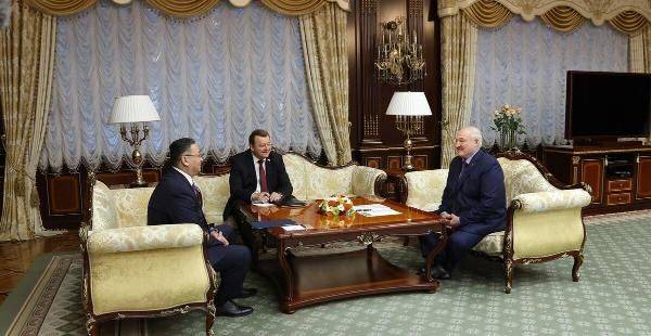 Президент Беларуси провёл встречу с главой МИД Казахстана