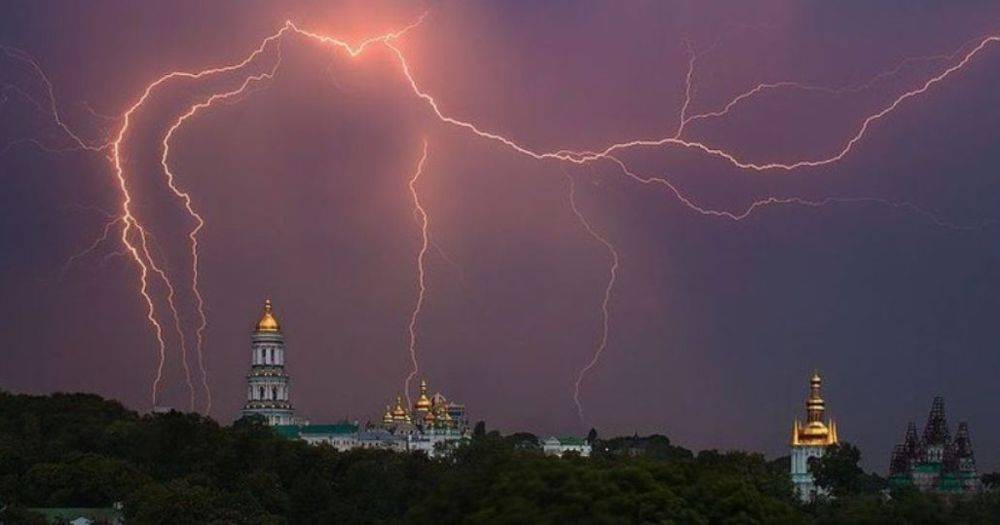 Грозы, туманы и жара: прогноз погоды на неделю в Украине (видео)