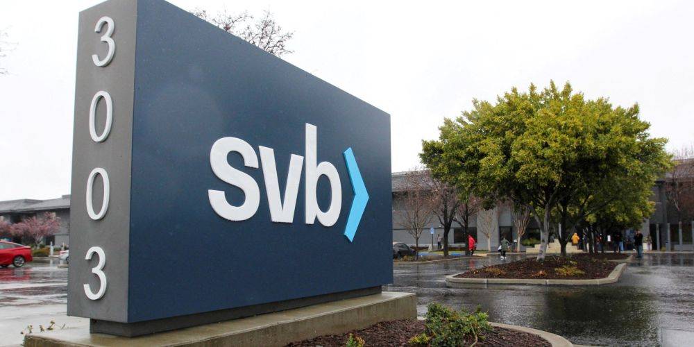 Руководство инвестбанка SVB Securities выкупит его