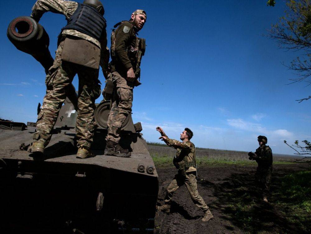 Украинские военные нанесли удары по 10 районам скопления сил оккупантов, за сутки произошло 40 боевых столкновений с противником – Генштаб ВСУ