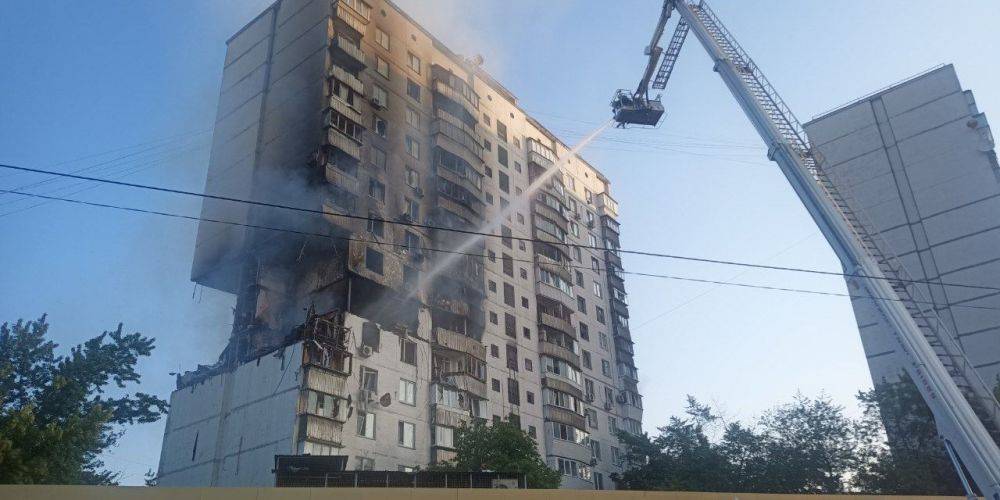 Взрыв в многоэтажке в Киеве: двое погибших, разрушена часть 16-этажного дома, предварительная причина — взрыв газа