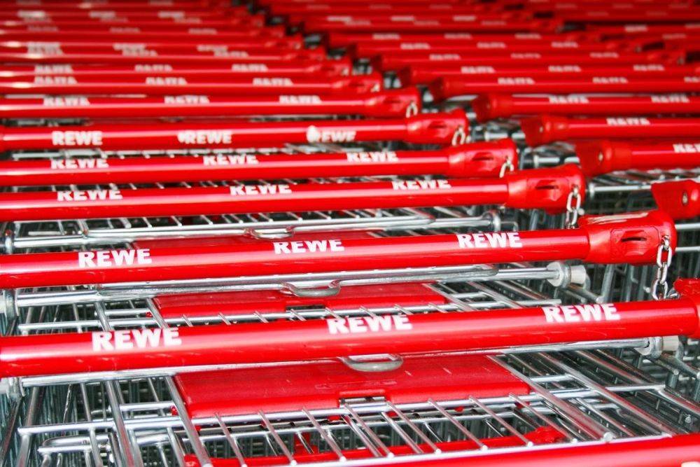 Чем опасны тележки в супермаркетах Германии