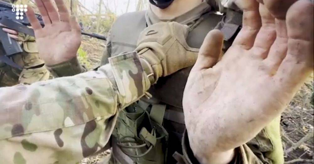 Притворились россиянами: бойцы терробороны под Бахмутом хитростью набрали в плен оккупантов (видео)