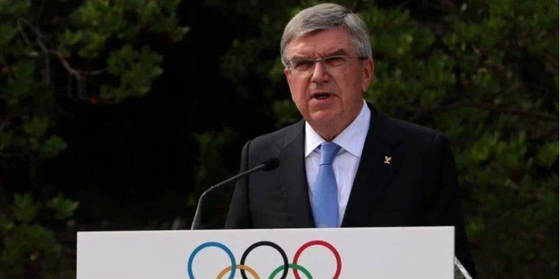 Томас Бах договаривается с Макроном о допуске России на Олимпиаду-2024 в Париже