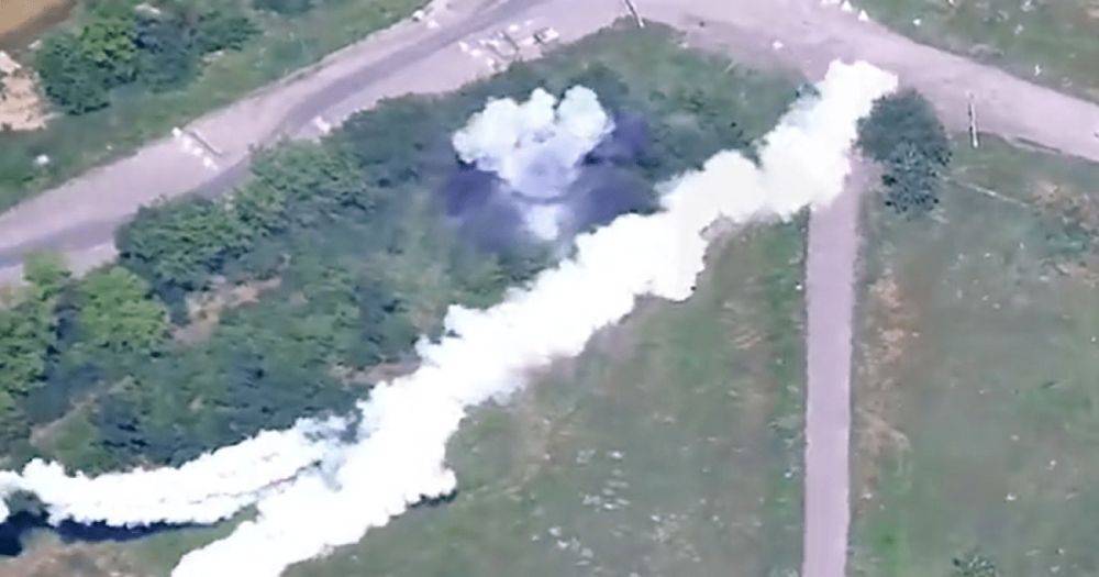 ВСУ уничтожили боевую машину дистанционного минирования "Земледелие" (видео)