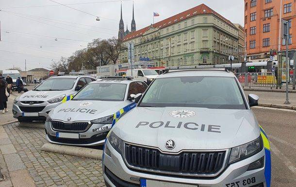 В Чехии задержали бизнесмена, собравшегося поставлять элитные автомобили в РФ