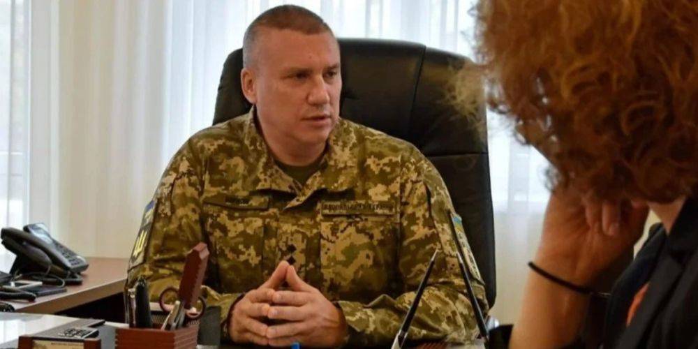 Зеленский поручил Залужному немедленно уволить «одесского военкома» Борисова