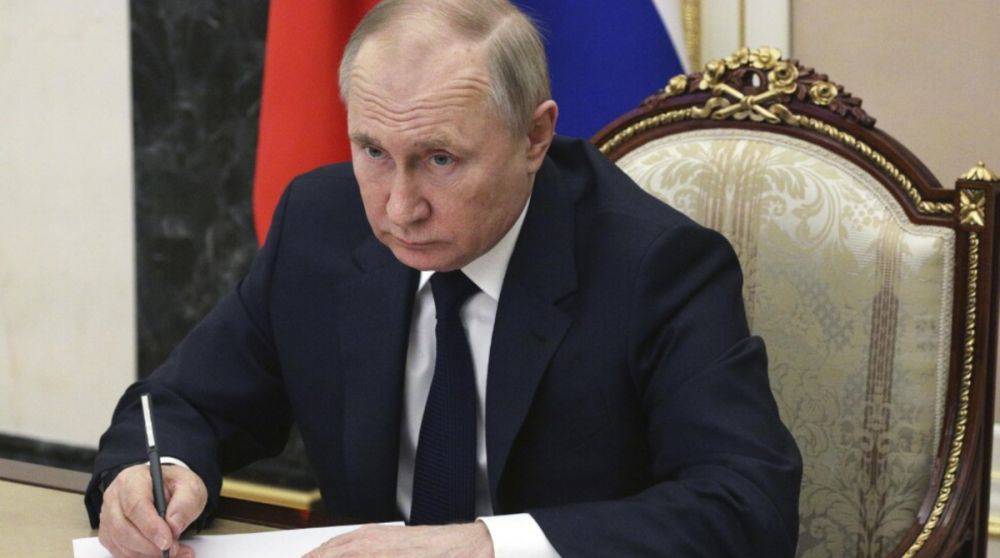Путин узаконил задержание россиян за нарушение режима военного положения