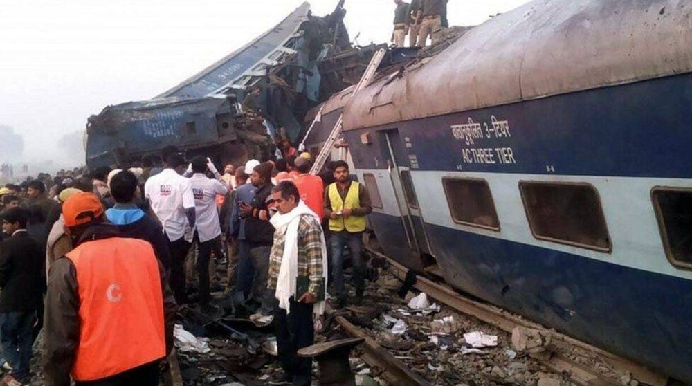 Железнодорожная авария в Индии: количество погибших возросло почти до 300 человек