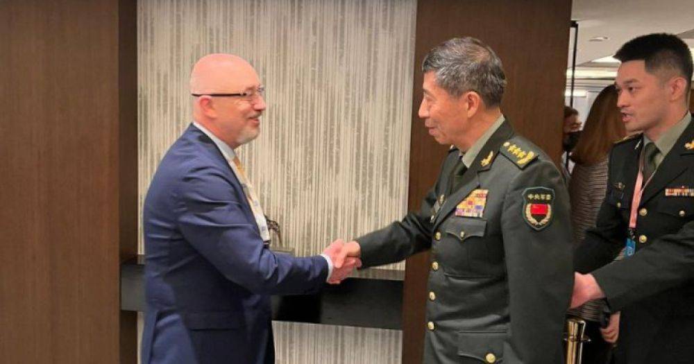 Резников во время саммита безопасности в Сингапуре провел переговоры с министром обороны Китая