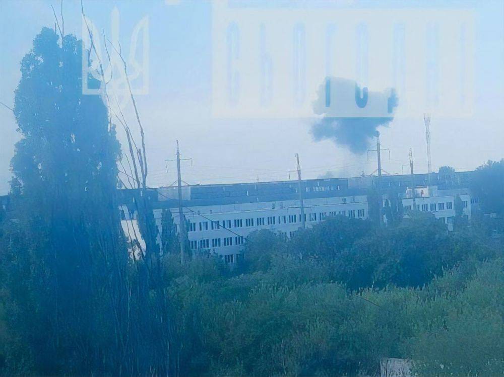 В Бердянске прогремела серия взрывов, местные паблики сообщают, что оккупанты "с порта не выходили, а бежали"