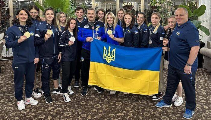 Женская сборная Украины по борьбе заняла первое место в командном зачете турнира в Бишкеке