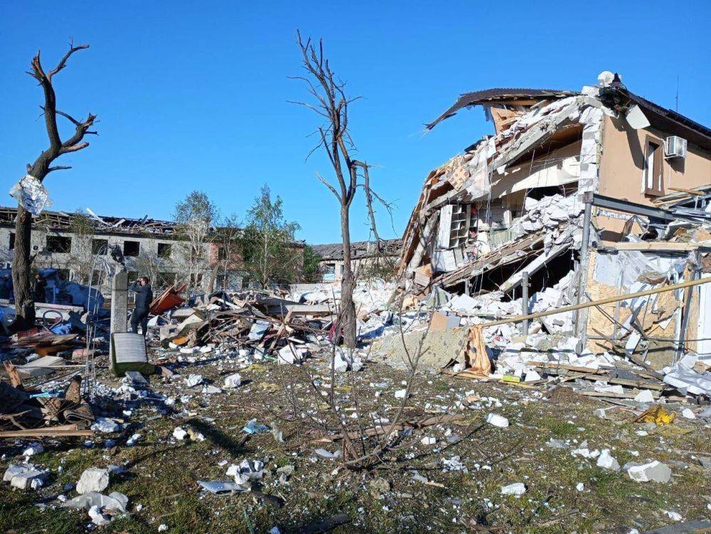 От ракетного удара РФ по пригороду Днепра погиб ребенок, пострадавших — 22