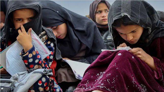 На севере Афганистана отравлены десятки школьниц
