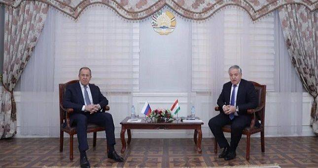 В Душанбе прошли переговоры глав МИД Таджикистана и России