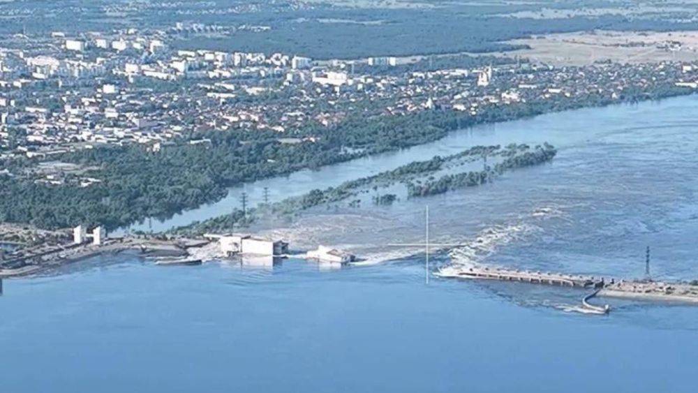 Взорвана плотина Каховской ГЭС. Кто взорвал?