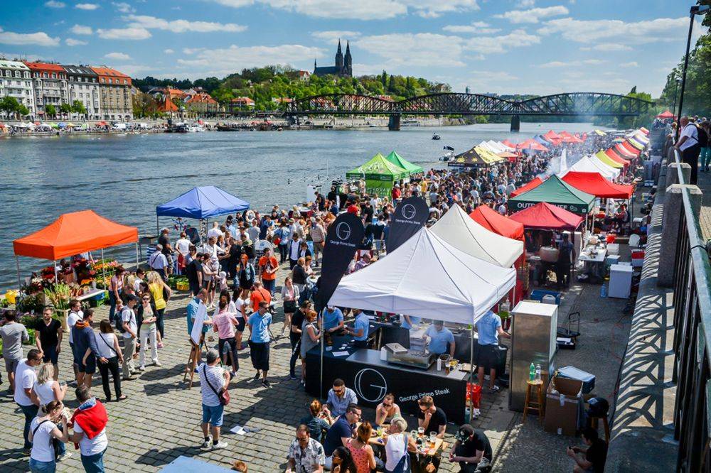 В субботу в Праге пройдет фестиваль уличной еды Letní Street Food