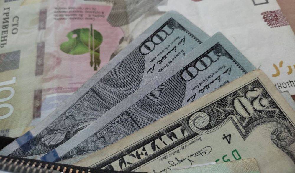 Мощный пинок от гривны: доллар и евро посыпались, курс валют в Украине на 7 июня
