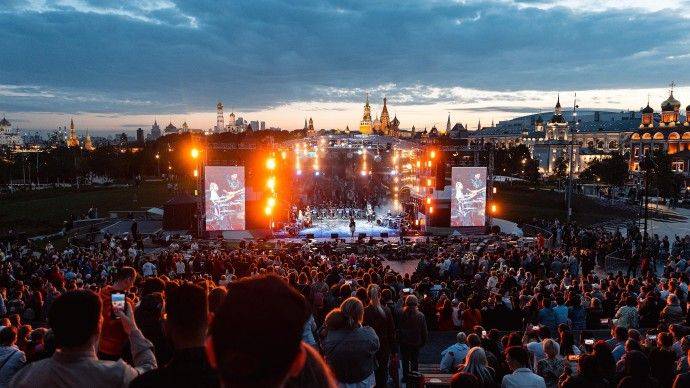 Театральный выходной пройдет в парке "Зарядье"