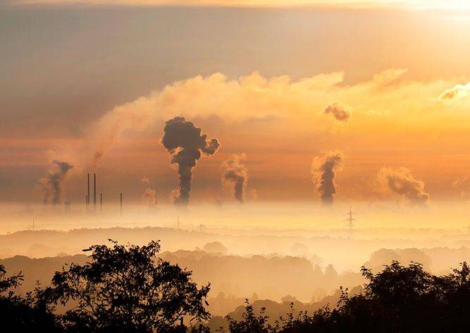Еврокомиссия пригрозила Чехии судом за грязный воздух