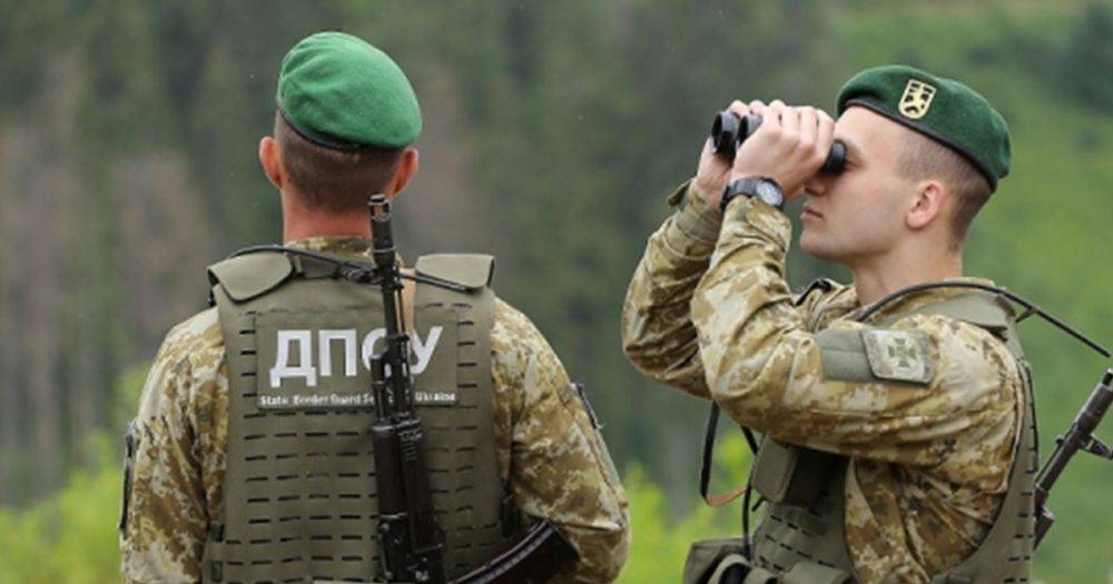 Украинские пограничники высмеяли пафосные снимки с учений белорусских ССО (фото)