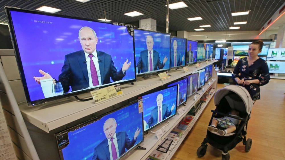 Прямую линию Путина планируют на конец года - после "определенности на фронте"