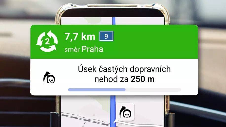 Навигатор Mapy.cz начал предупреждать водителей о местах частых аварий