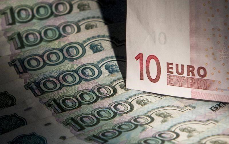Курс евро поднялся выше 89 рублей впервые с 28 апреля