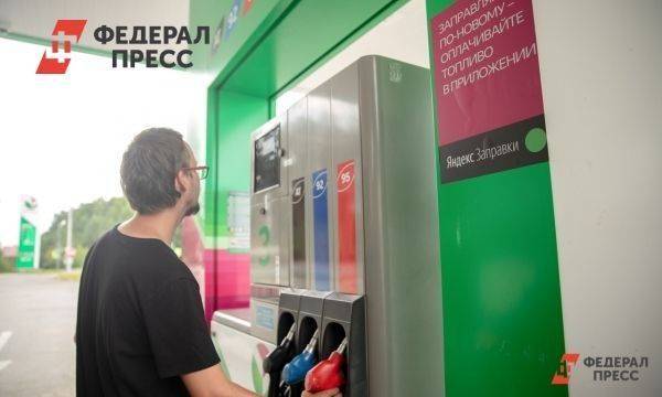 На заправках Новосибирска взлетели цены на бензин