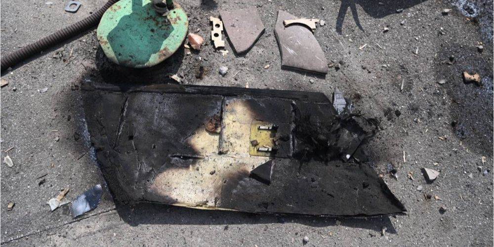 В Белгороде на офисное здание упал беспилотник и загорелся — фото