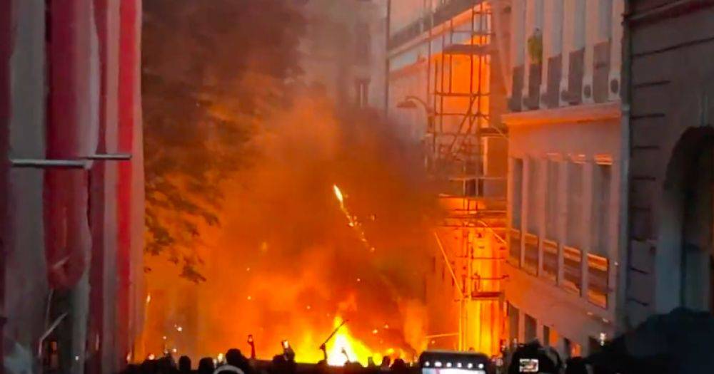 В городах Франции четвертый день продолжаются массовые беспорядки